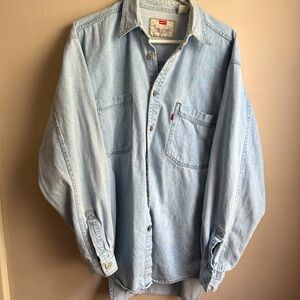 Vintage Levi’s Red Tab Denim Shirt Light Wash Button Up 90s Y2K Unisex Medium